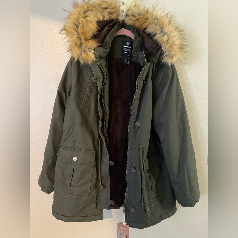 XL green fleece lined parka coat with fur hood